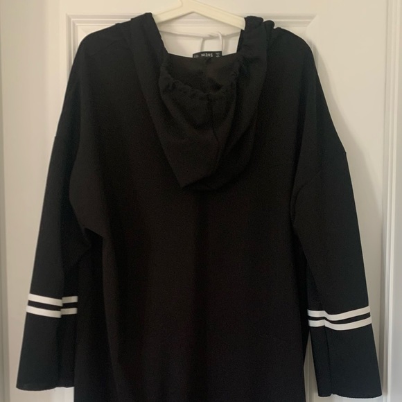 Varsity High Low Hem Hooded dress - Picture 4 of 8